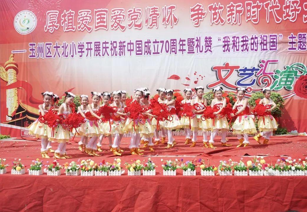 相亲男没谈过恋爱，他第一次亲我，接吻了三个小时，他这是寂寞空虚，还是喜欢我？游戏画面